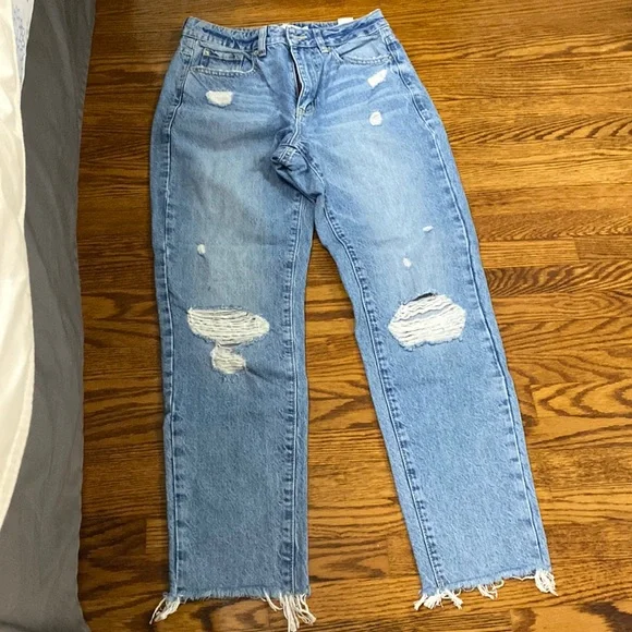 Garage- Mom Ripped Jean - Picture 1 of 3